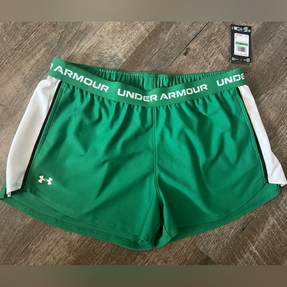 Under Armour Tech Play Up Shorts- Size Large